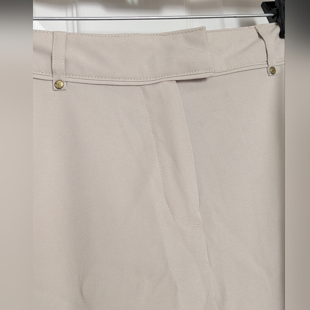 Lady Hagen Women's Tan Golf Shorts Size 4 - Picture 2 of 7